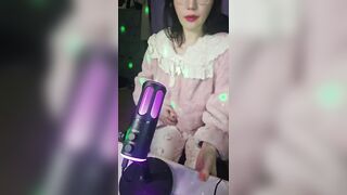 감질나게 밀당하다 막판에 밑까지 보여주는 치핵 안경녀 korean porn vip