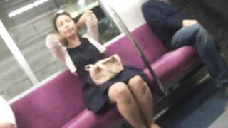 逆さ撮り ゴージャスなおねーさん 逆さ撮り 大人の色気漂うおねーさん voyeur jp 02