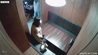 [신작] 11월에 새로 유출된 영상에는 한 남성이 여성 동료를 저녁 식사에 초대하는 모습이 담겨 있습니다. 술을 마신 후, 그는 그녀의 바지 속으로 korean porn vip ipcam
