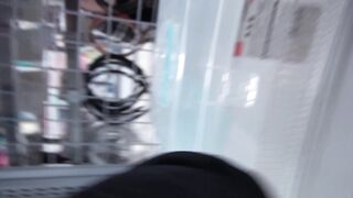 直突っ込みシリーズ11 去年まで 生 盗〇なんてテレビの中の出来事と思ってそうな子のスカートの中を撮りまくる編 voyeur jp 01